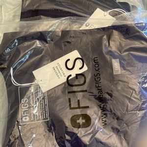 BNWT figs scrubs purple XS Small